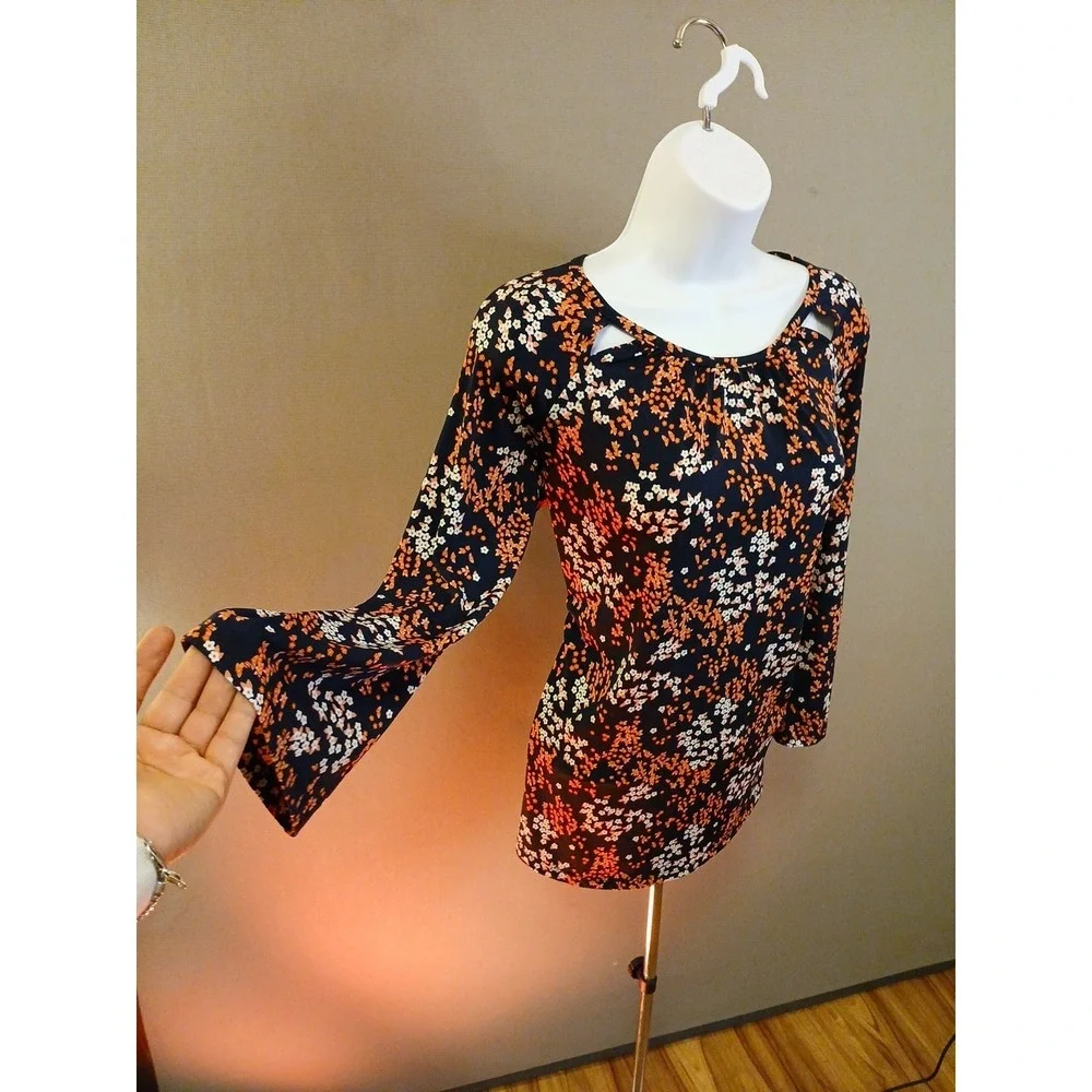 MICHAEL KORS Navy Floral Top Size Petite S Long‎ Sleeves with Ties Beautiful